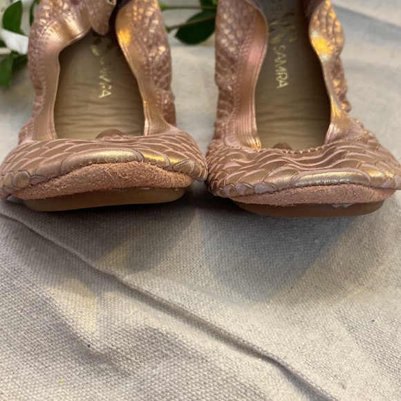 Upside Santa Rose Gold Leather Ballet Flats Size 3Y - Picture 4 of 8